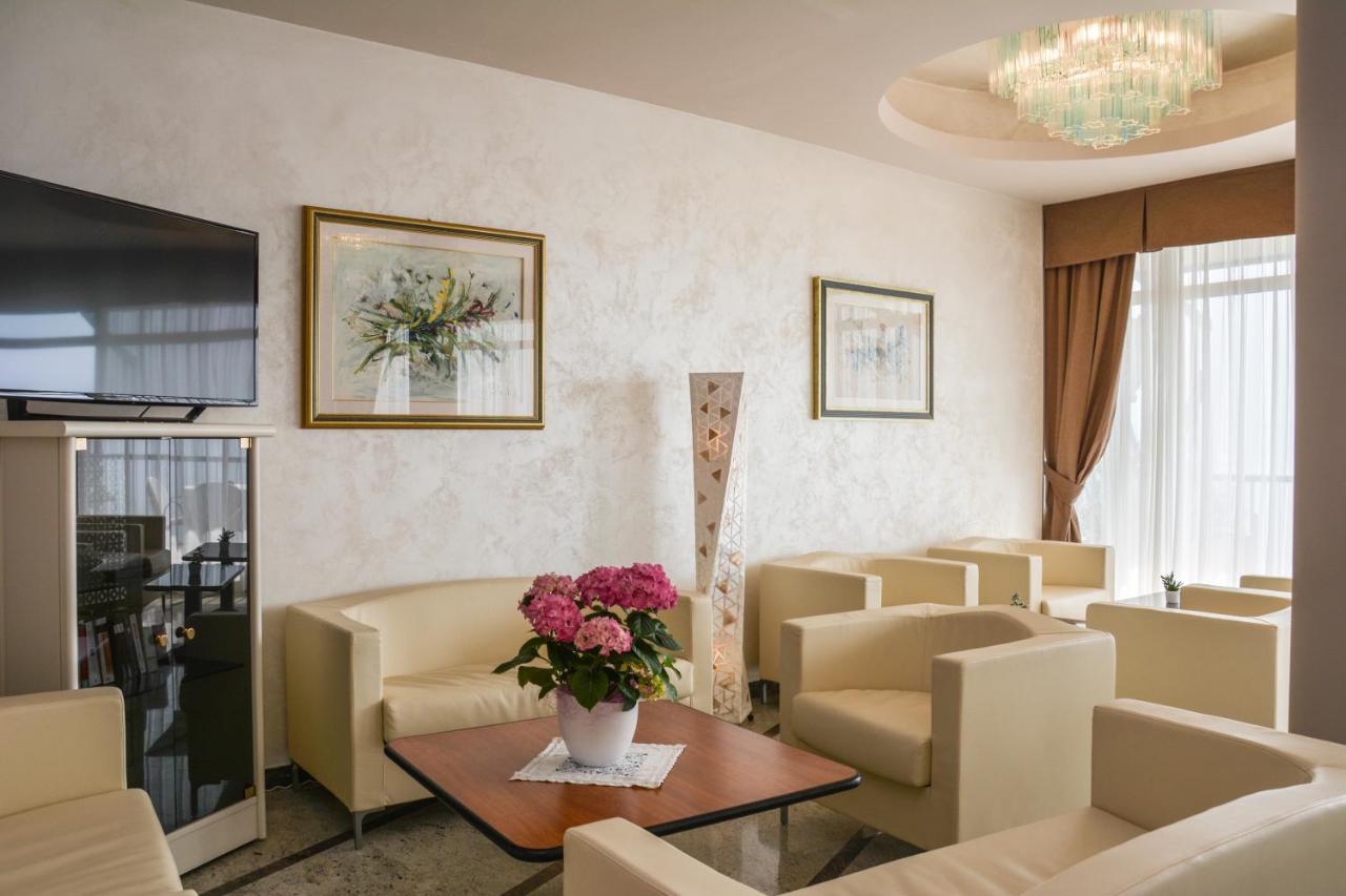 Hotel Astor Limone sul Garda Exterior photo